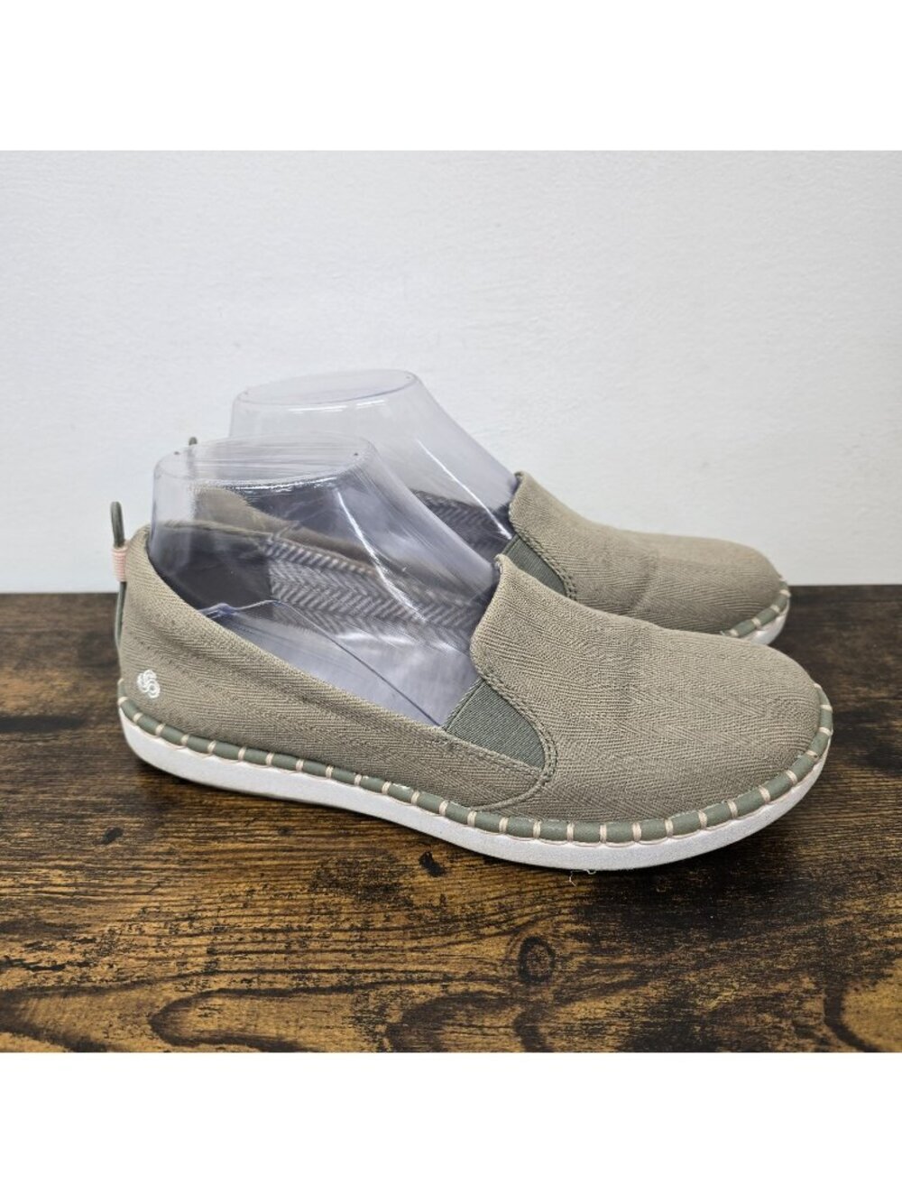 Clarks Cloudsteppers Step Glow Comfort Slip On Sneaker Shoes Casual Size 6.5M